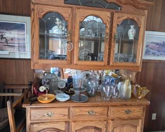 Ethan Allen Royal Charter Oak China Cabinet