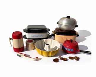 35 VintageKitchenwareLotEnamelBundtRetro