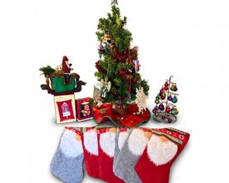 47 VintageChristmasDecorSetwHallmarkOrnaments