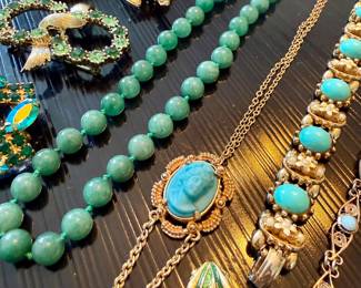 Hundreds of pieces of vintage jewelry!
