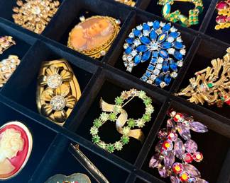 Hundreds of pieces of vintage jewelry!