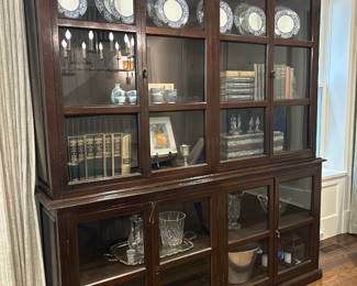 Stunning vintage Chinese mohogany cabinet