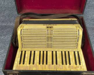JM008 Vintage Hohner Verdi Piano Accordion with Case 1930s1950s