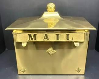 PM007 The English Mailbox by The Bombay Company