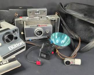 MD013 Polaroid The Button and Land Camera with Flash Unit