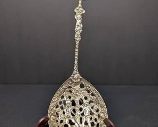 PM039 Ornate Cherub Silver Plated Serving Spoon