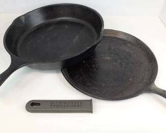 JM002 Wagner Ware Cast Iron Skillets
