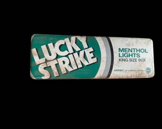 Vintage Lucky strike tin