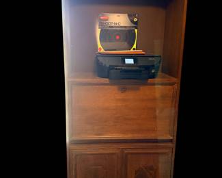 Entertainment center