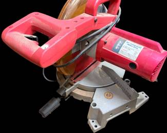 Compound miter saw