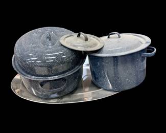Lots of enamel wear pots, etc.