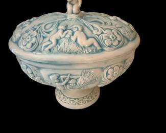 Lidded  cherub dish