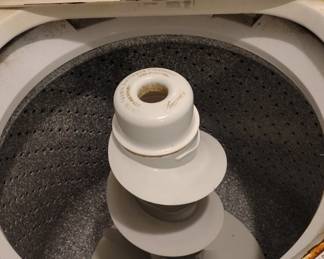 Whirlpool Ultimate Care II Washing Machine third image