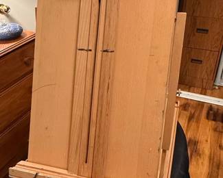 Wooden French Style Artists Field Easel with Storage Box
