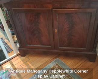 Antique Mahogany Hepplewhite Corner Display Cabinet fifth image