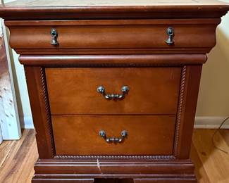 Traditional Cherry Finish Drawer Nightstand