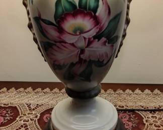 Vintage HandPainted Floral Urn Table Lamp with Brass Handles second image