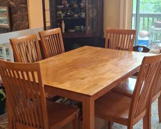 Solid Maple Dining Table and Six Chairs Set