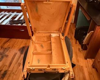 Wooden French Style Artists Field Easel with Storage Box second image