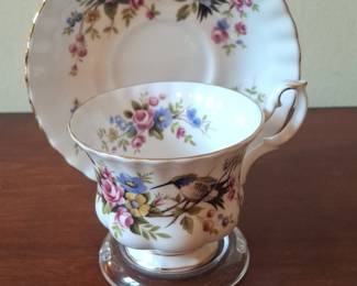 Royal Albert Moss Rose Teacup and Saucer Set second image