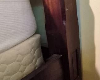 Antique Mahogany FourPoster Bed with Spiral Carved Posts fifth image