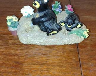 BearFoots Mama  Baby Jade Figurine by Jeff Fleming