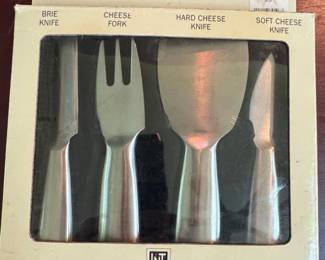 Linens N Things Set of Four Cheese Knives