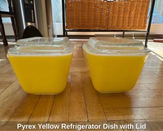 Pyrex Yellow Refrigerator Dish with Lid