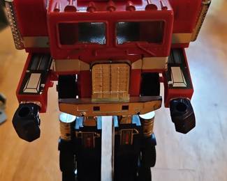 Transformers Generation Optimus Prime with Trailer and Roller fifth image