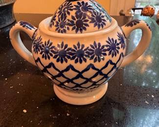 Boleslawiec Sugar Bowl with Lid and Bird Finial
