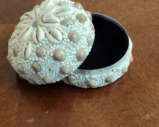 Seashell Embellished Trinket Box third image