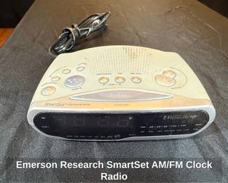 Emerson Research SmartSet AM or FM Clock Radio