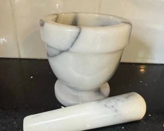 Marble Mortar and Pestle Set third image