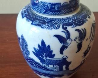 Blue Willow Ginger Jar