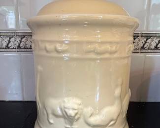 WilliamsSonoma Circus Animals Embossed Ceramic Canister and Mixing Bowl Set fifth image