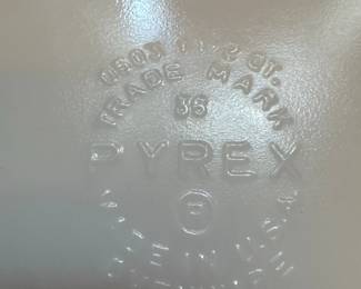 Pyrex Orange Daisy Refrigerator Dish with Lid third image