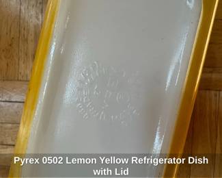 Pyrex Lemon Yellow Refrigerator Dish with Lid third image