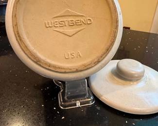 West Bend Bean Pot with Lid third image