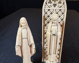 Madonna and Child Statuette with Gothic Niche