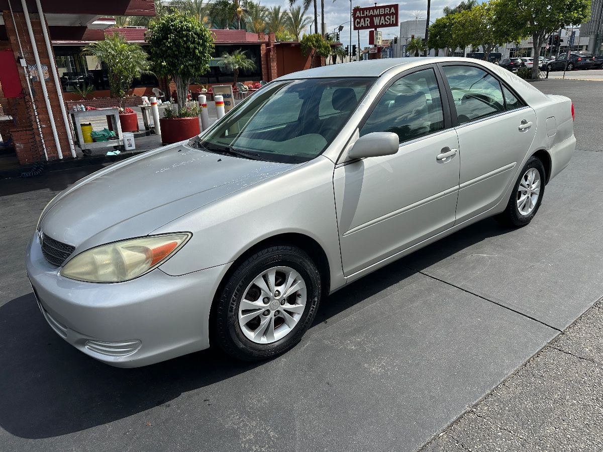 2004 toyota camry LE V6 price $2,950 low miles please see other photo