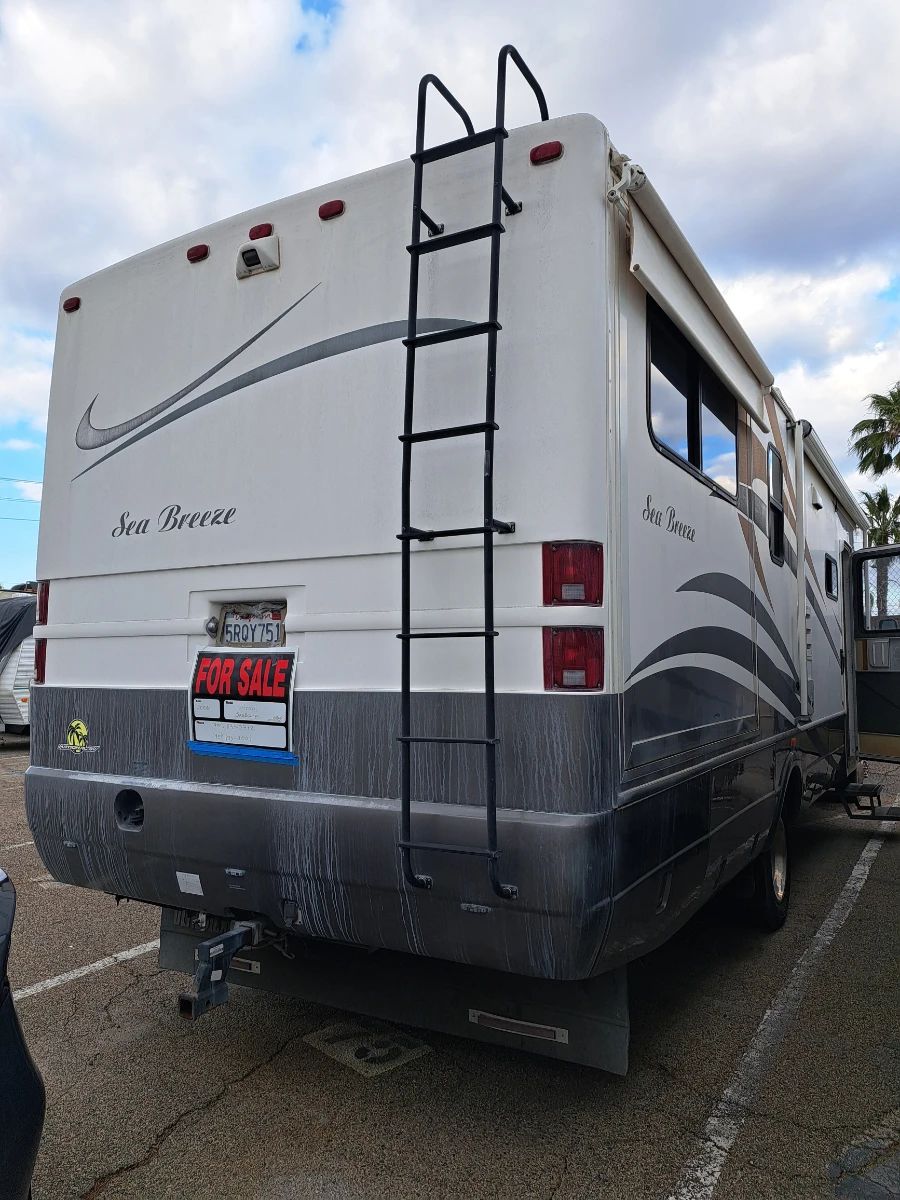 34 Foot Rv 2006 National Seabreeze 34 ft RV Motorhome starts on 5/28/2026