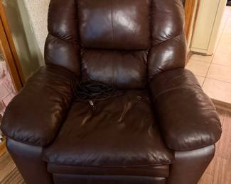 Power lift recliner