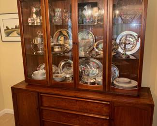 Lane China Cabinet. Mid Century Modern 