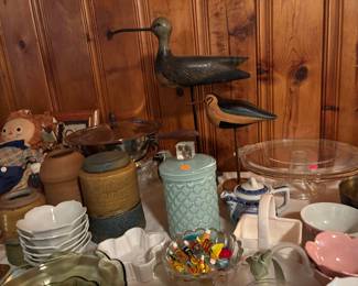 Variety of decor items 