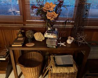Decor and sofa table 