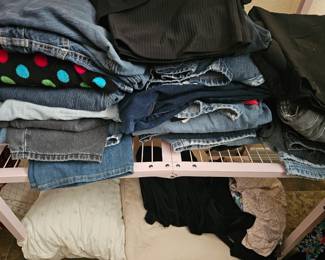 Jeans, leggings and pants