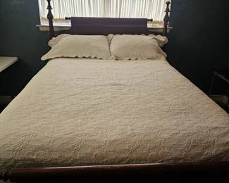 Antique 4 poster bed