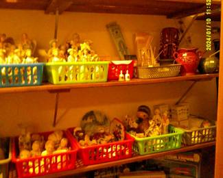 Figurines