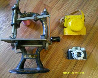 Vintage Saleman Sample Midget Sewing Machine Vintage Mini Camera