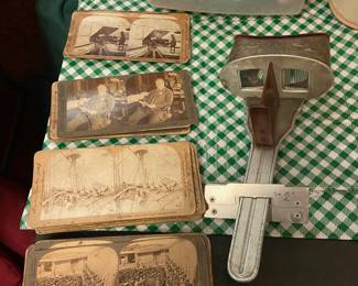 Antique Perfecscope Stereo Viewer with several vintage image cards